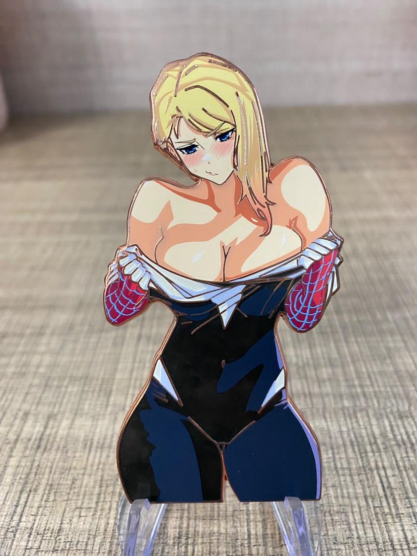 Busty Gwen Pin