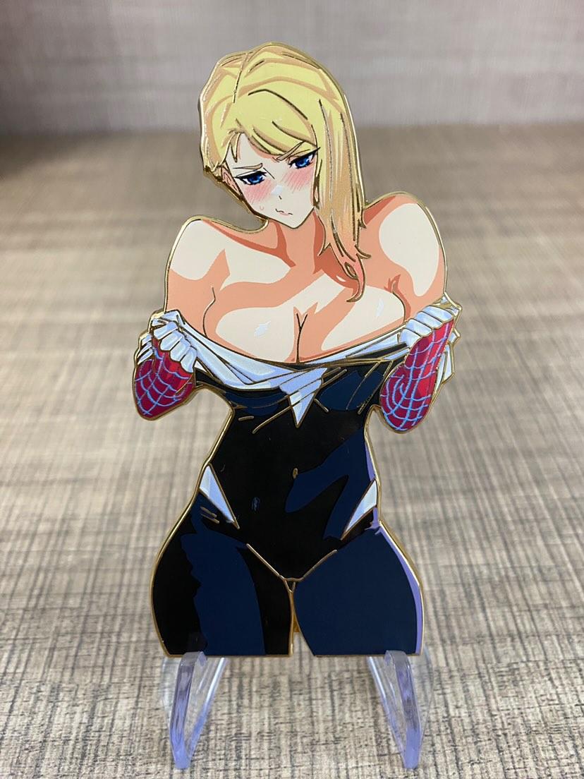 Busty Gwen Pin